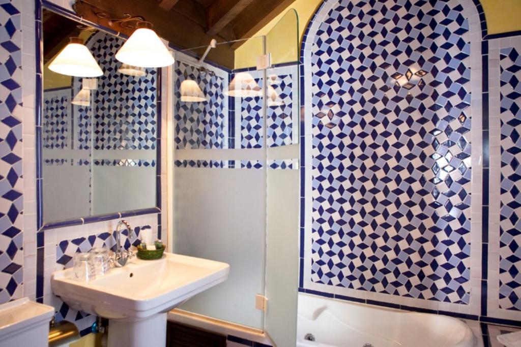 Casa Del Capitel Nazari Hotel 3*